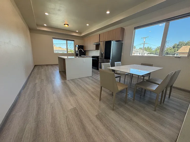 5939 Primrose Ave #A — Photo 2