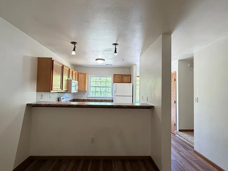 700 Hillside Rd — Photo 7