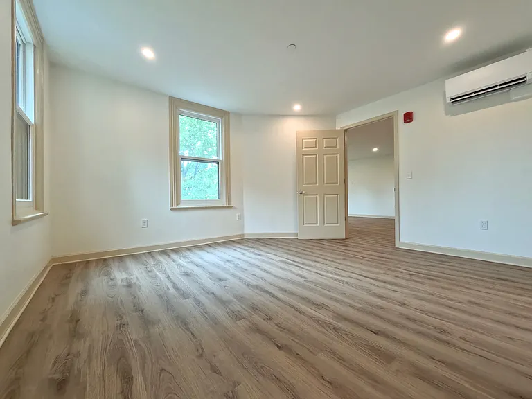 406 Delaware Ave #202 — Photo 14