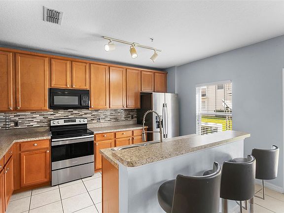 5th image of 2075 Cypress Bay Blvd #1