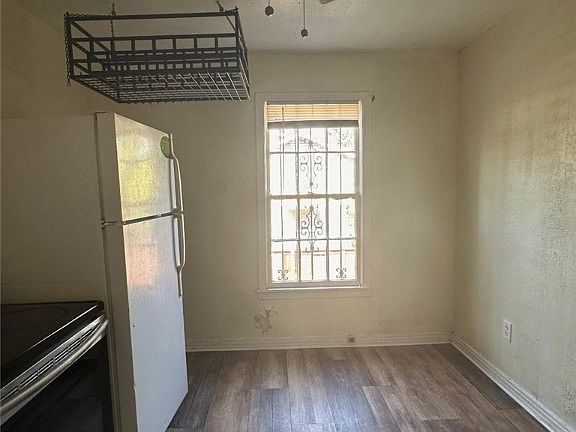 4th image of 1204 Coffield St