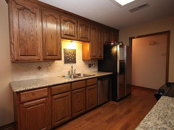 3rd image of 1008 S 23rd St