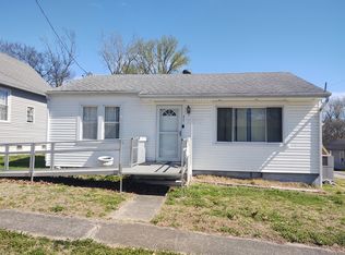 306 S 4th St, Vienna, IL 62995