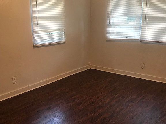 5th image of 30 Burke Ave