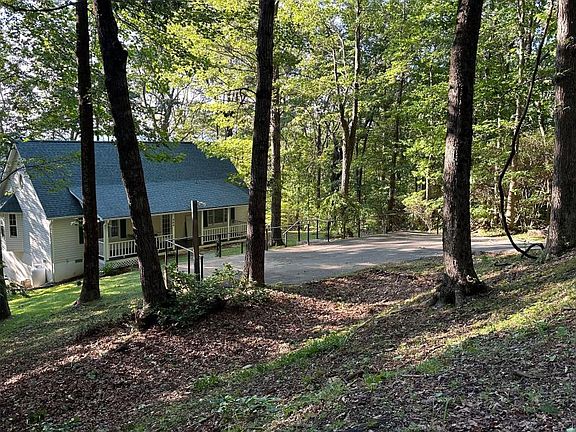 4th image of 484 Little Falls Dr