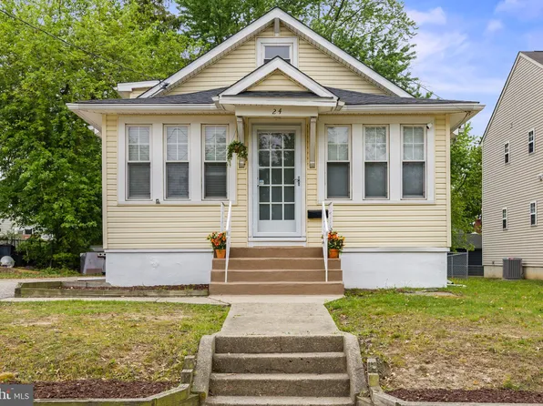 24 N Barrett Ave, Audubon, NJ 08106