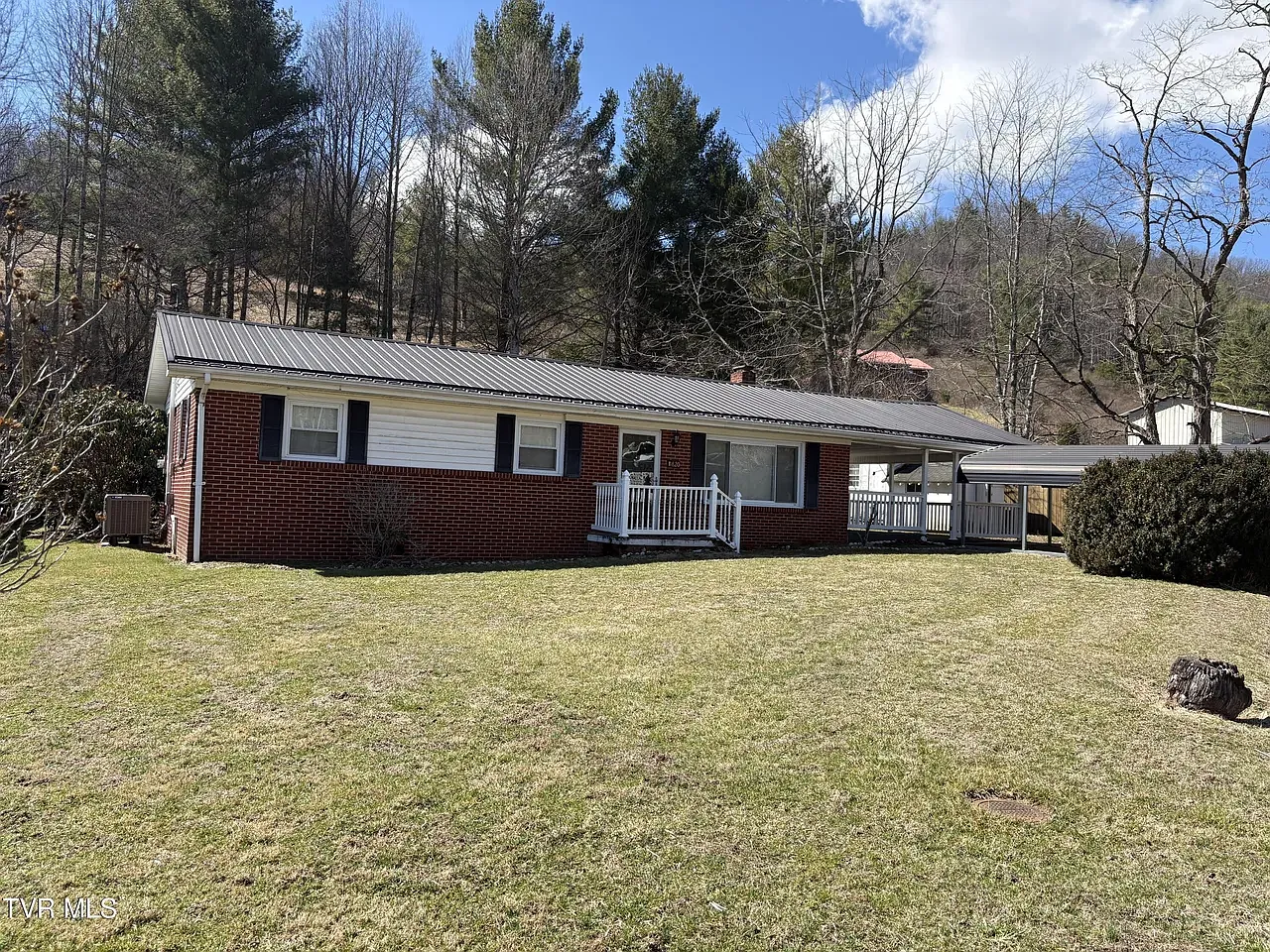 3 bed, 1700 sqft, $1,550 — Photo 2