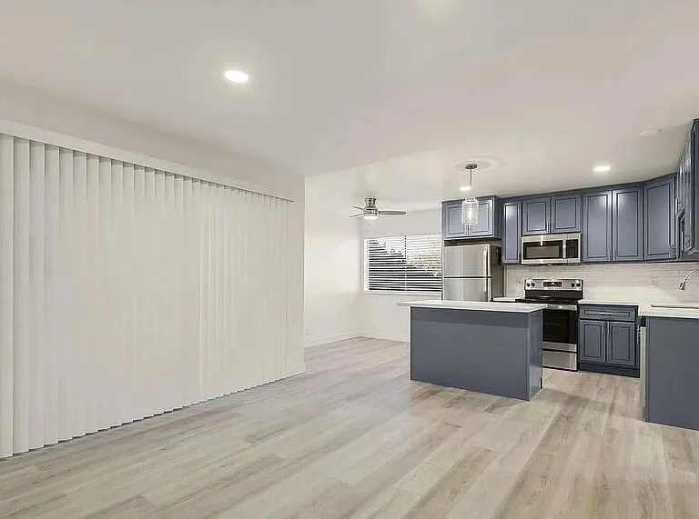 1739 Addison St #5 — Photo 2