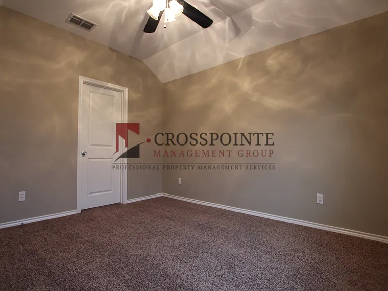 Brad Circle 1226 — Photo 13