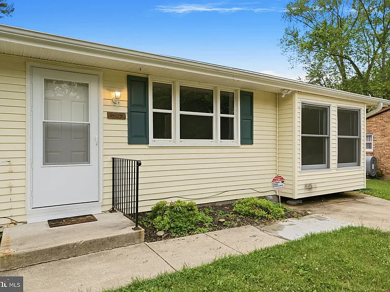 6743 Amherst Rd — Photo 45