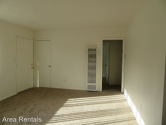 2nd image of 914 E Navajo St