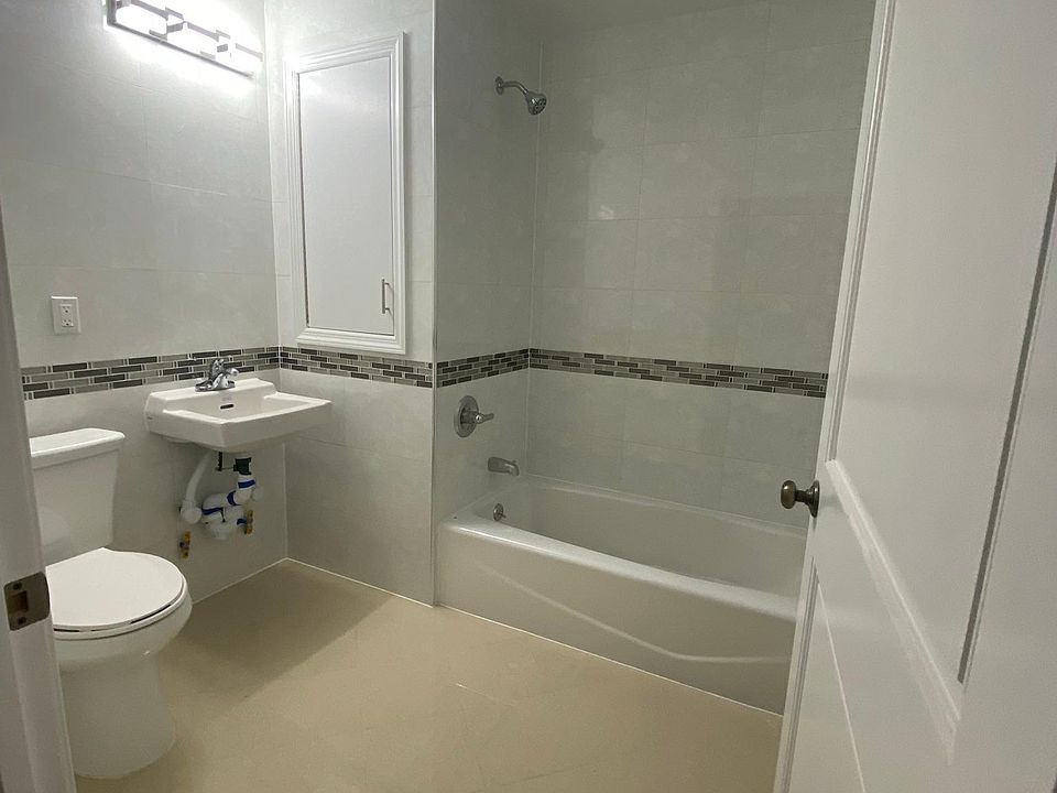 1st image of 3626 172nd St #1F