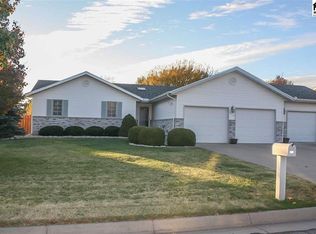 615 Illinois Ave, Pratt, KS 67124