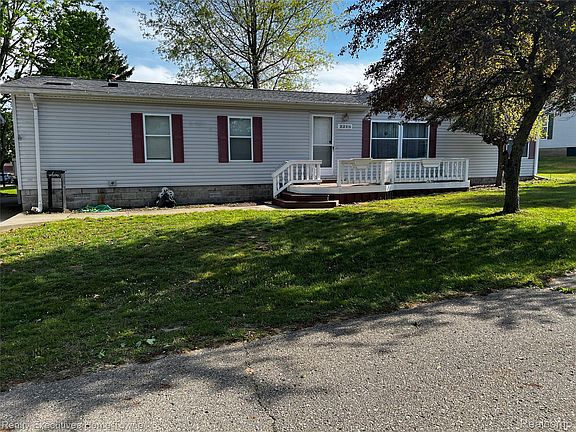 3rd image of 2218 Brent St #63