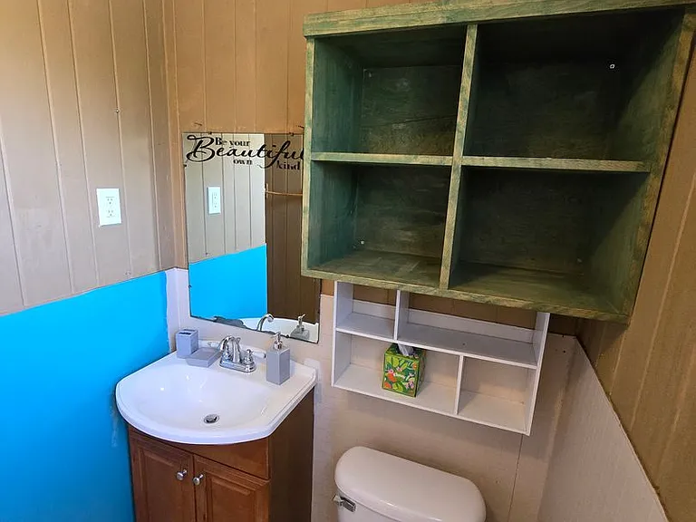 447 W 6th Ave — Photo 7