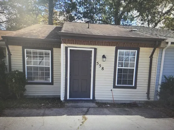 558 Peregrine St, Virginia Beach, VA 23462