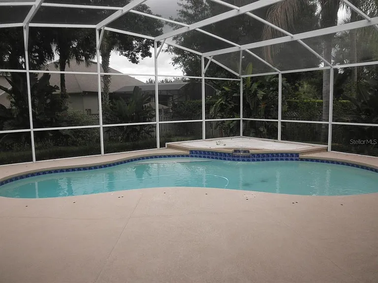 209 Heatherwood Ct — Photo 29