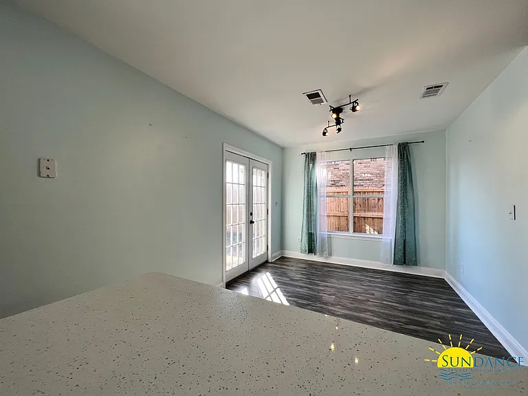 1059 Windmill Dr — Photo 8