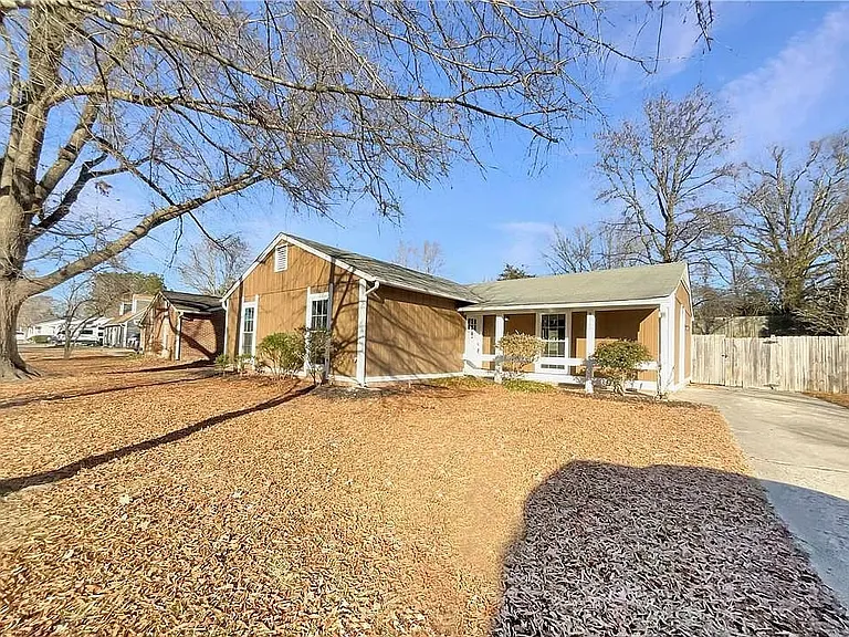 2809 Lamroc Rd — Photo 1