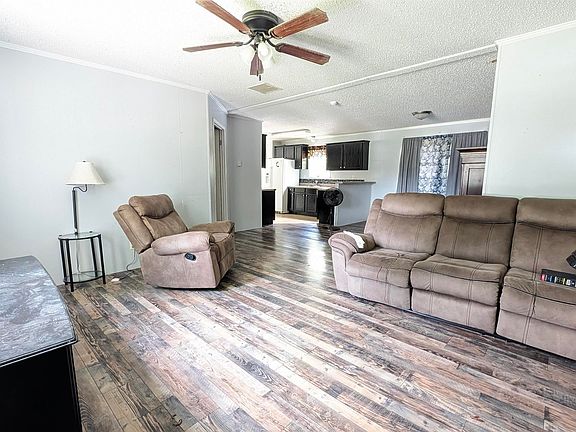3rd image of 105 Wilson Cir