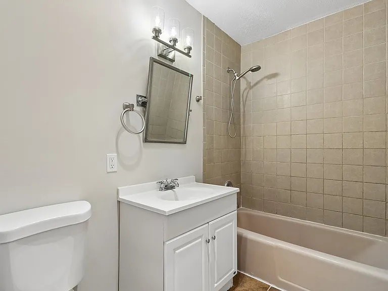 1274 E Main St #A10 — Photo 8
