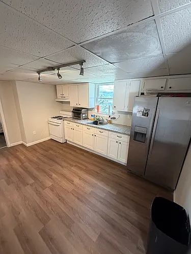 281-283 Beaver St #3 Photo 1