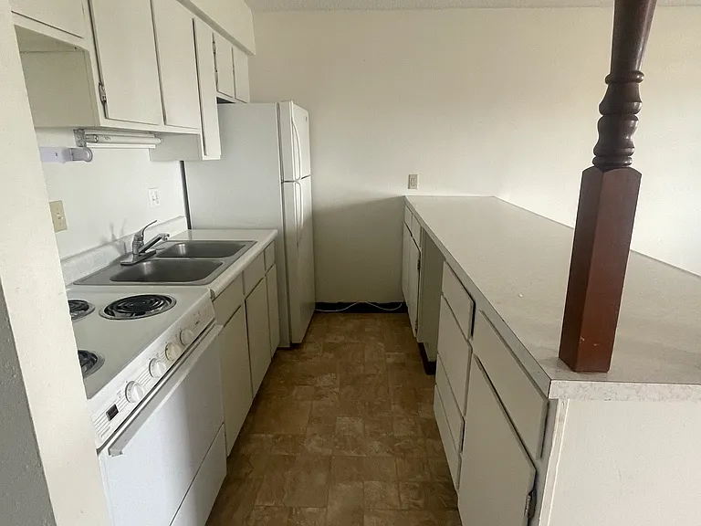550 W 2nd St #1 — Photo 6