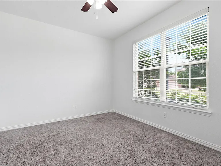 808 Bird Creek Dr — Photo 34