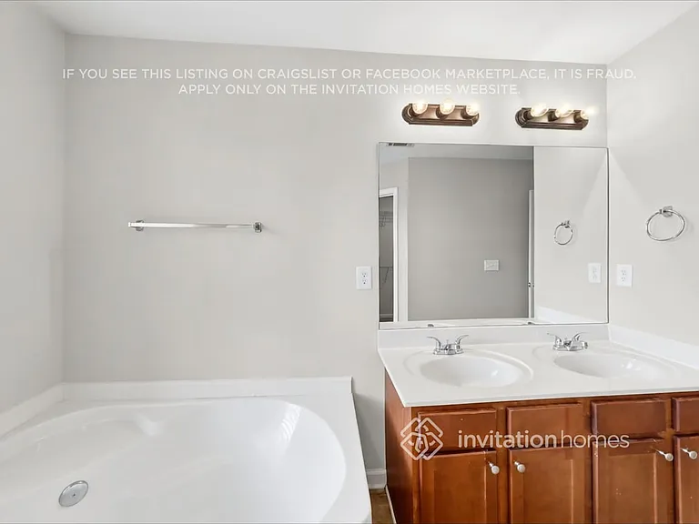439 Village Broad St — Photo 11