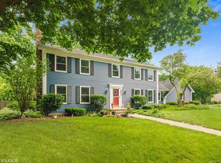 825 Shiloh Cir, Naperville, IL 60540