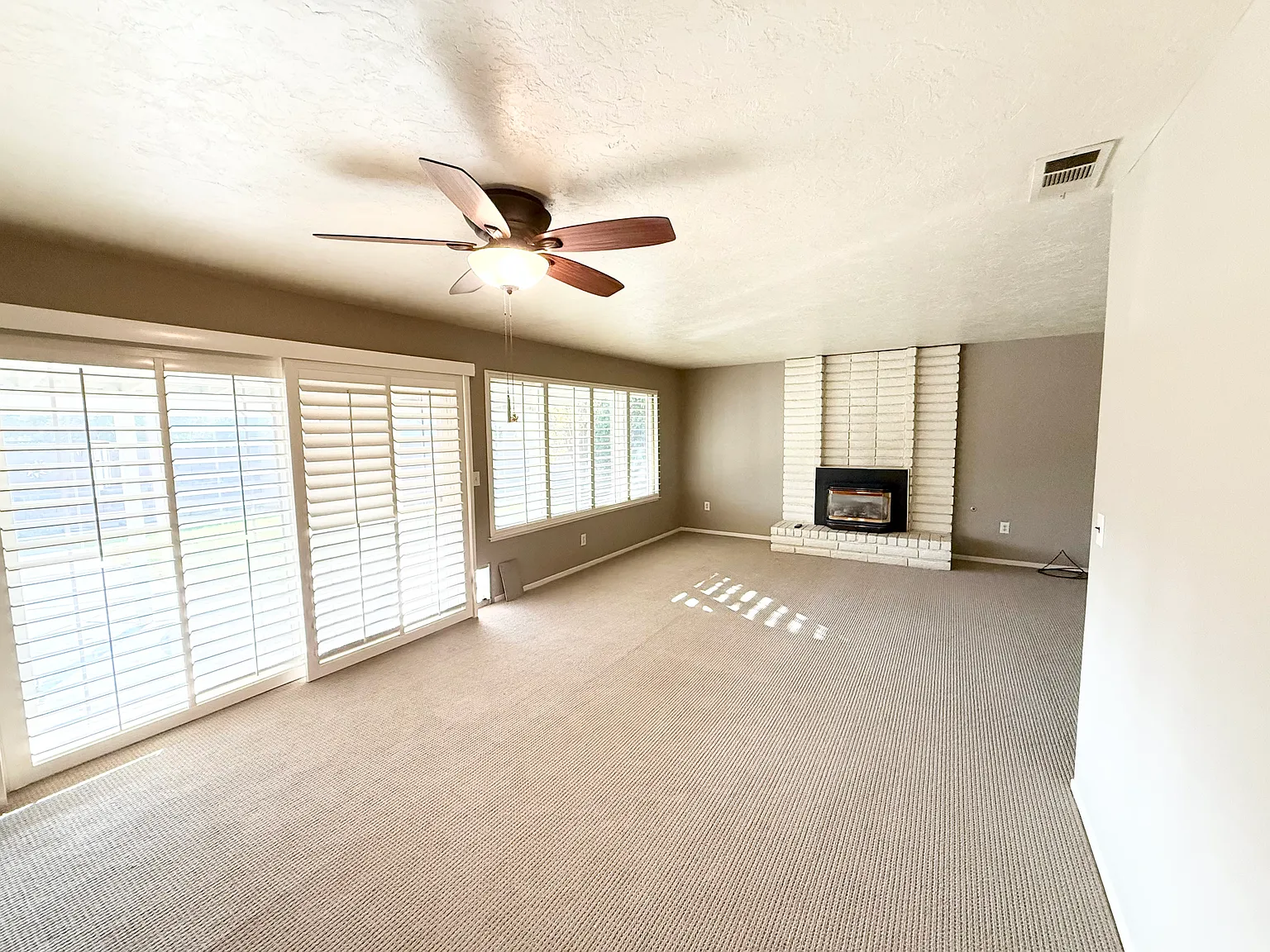 1916 Calimyrna Ave — Photo 2