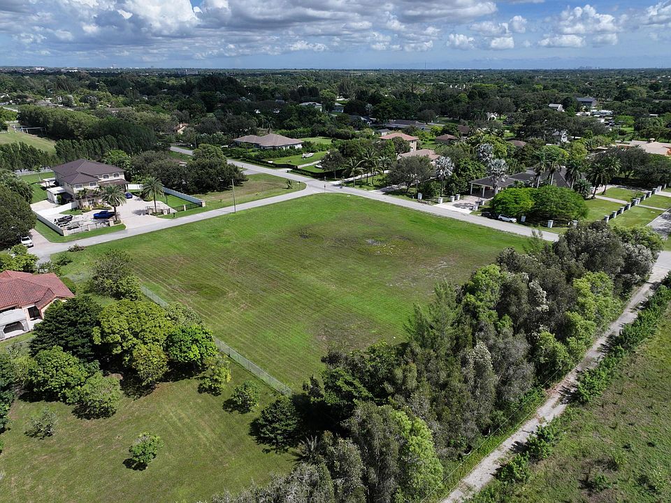1st image of 16600 SW 59TH Court