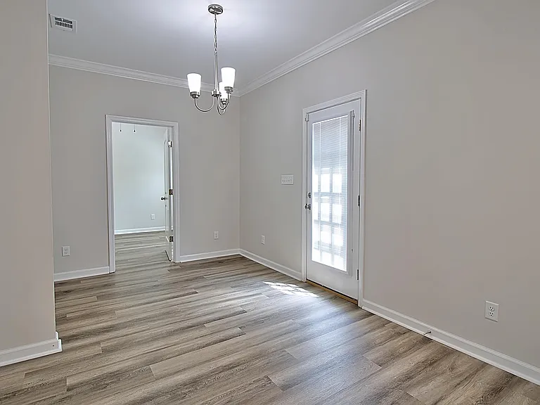 38 Griffin Rd — Photo 6