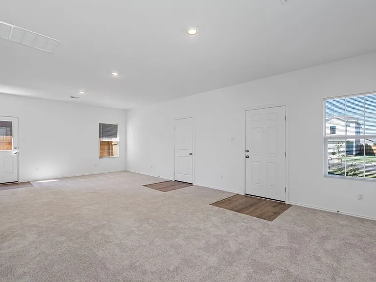 230 Gabbro Gdns — Photo 11