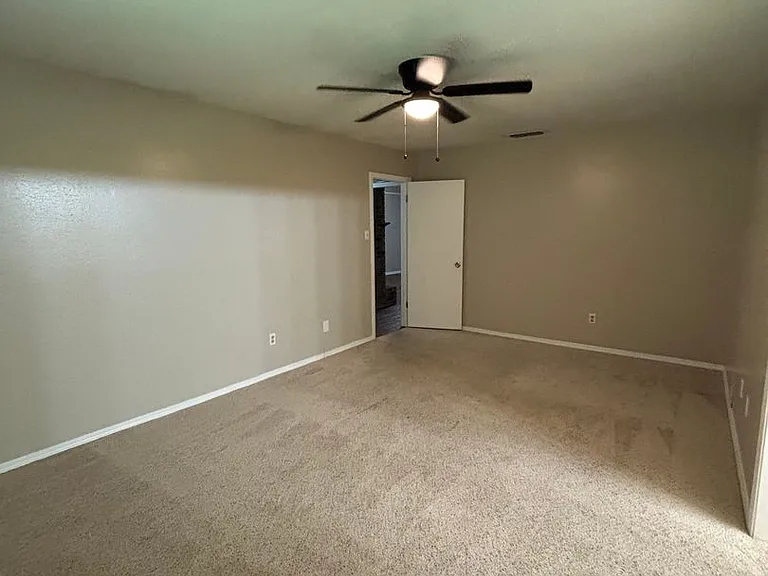 3505 Kresswick St — Photo 5