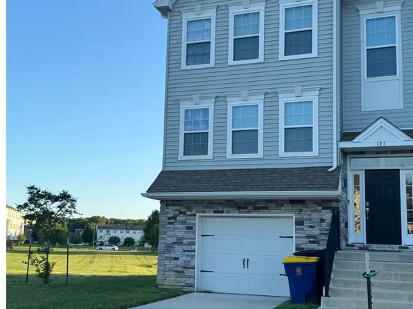 121 Lexington Pl, Dover, DE 19901