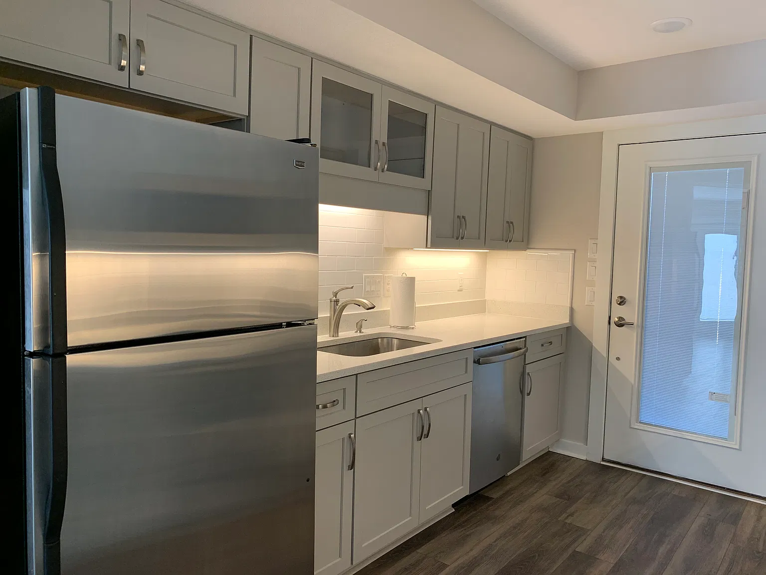 2 bed, 2.5 bath, 1141 sqft, $1,900 — Photo 3