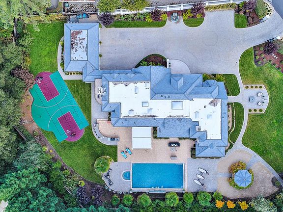 3rd image of 96 Douglass Way