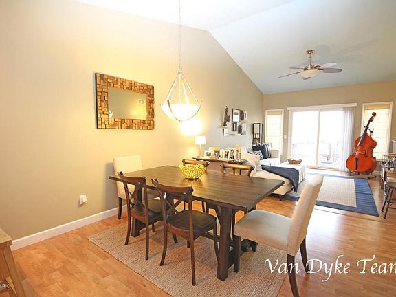5th image of 12450 Bayview Dr