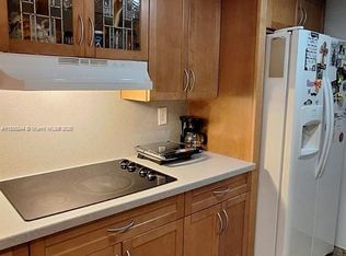 8881 Fontainebleau Blvd APT 305, Miami, FL 33172