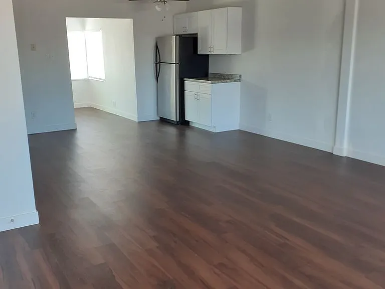 5408 S 44th Pl — Photo 4