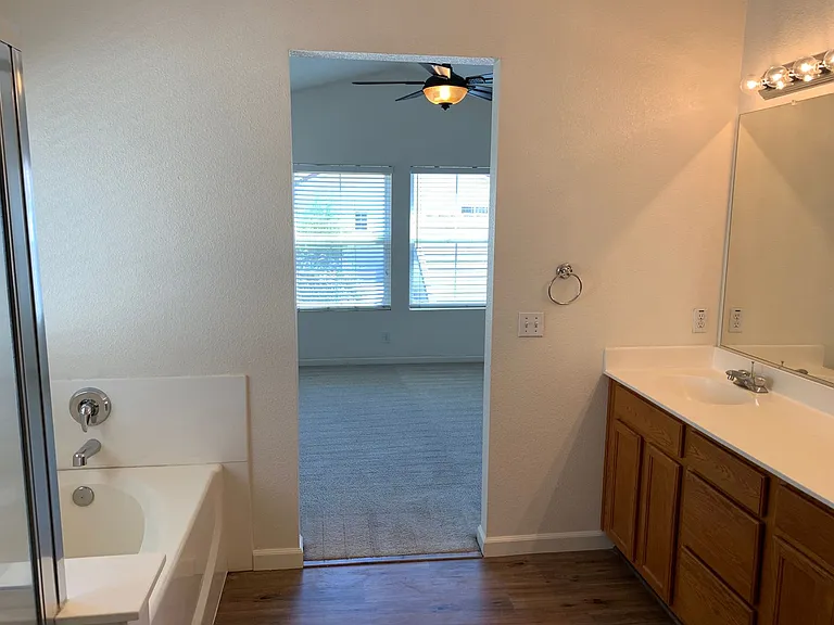 222 Whispering Oaks Ct — Photo 16