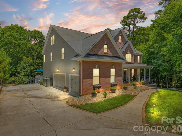 121 Isle Run Dr, Mooresville, NC 28117