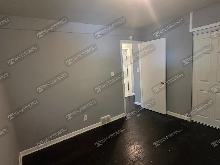 11488 Faust Ave — Photo 10