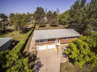 1805 8th St NW, Minot, ND 58703