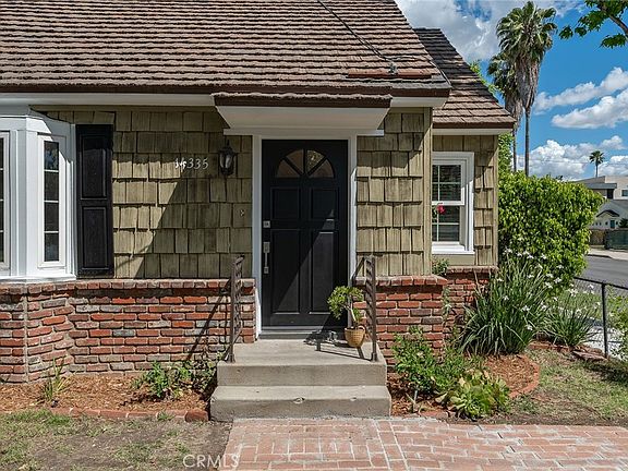 3rd image of 14335 Magnolia Blvd