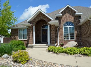 807 Glenwood Ct, Sergeant Bluff, IA 51054