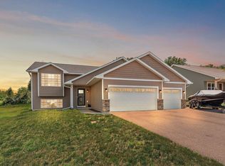 300 Dakota Ave, Roberts, WI 54023