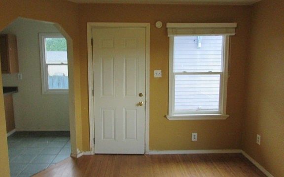 3rd image of 1026 4th Ave SE