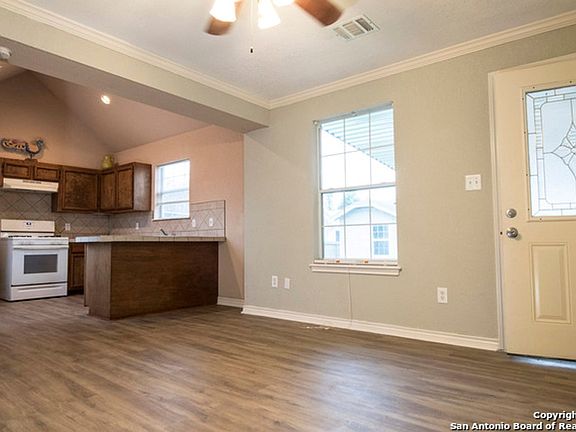 2nd image of 1746 Schley Ave